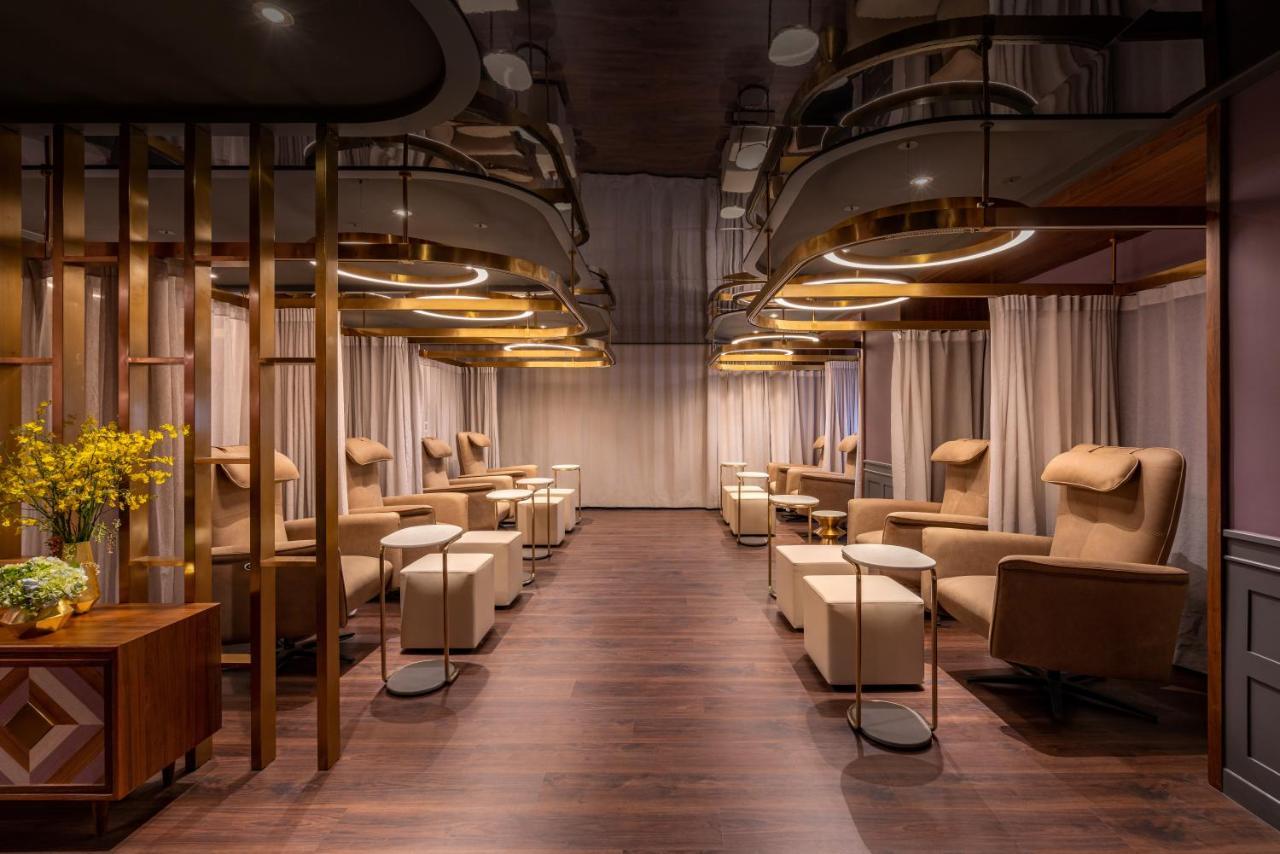 فندق Fusion Original Saigon Centre مدينة هوشي منه المظهر الخارجي الصورة The interior of the lounge